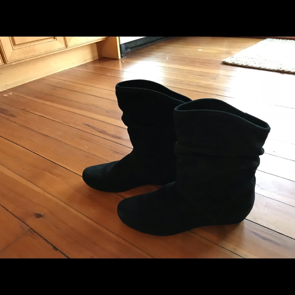 Black suede slouch boot